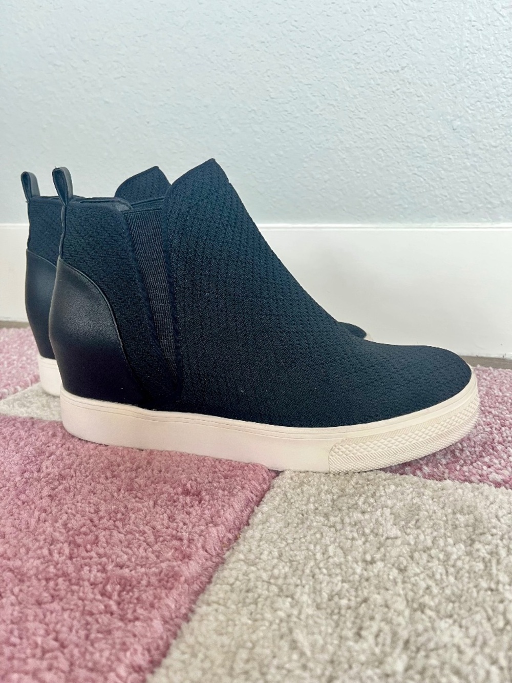 Steve Madden - Women's 9.5 - Hidden Wedge Bootie/Sneaker - Black